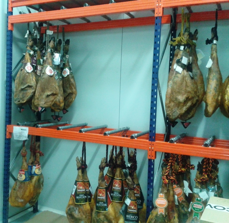 estanteria para jamones